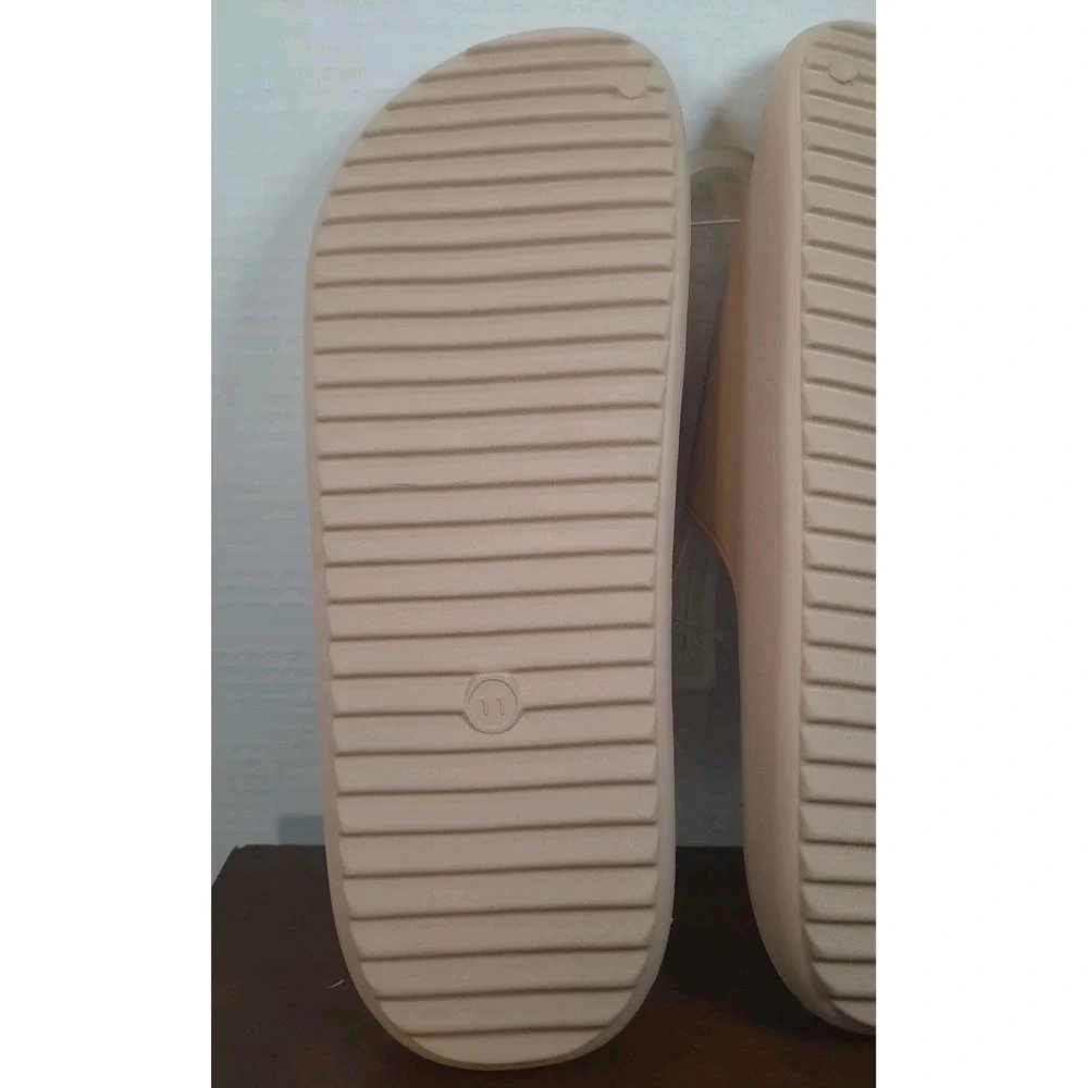 Wild Fable Slides Sandals Women Size 11 Or Mens Size 9.5 Ran Robbie Slip On Pool